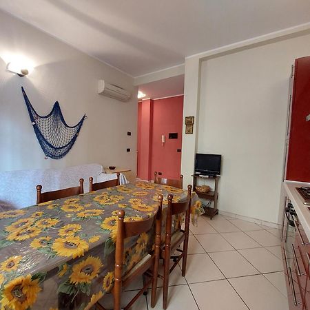 [50 metri dal mare] - Free parking e A/C Appartement Pietra Ligure Buitenkant foto