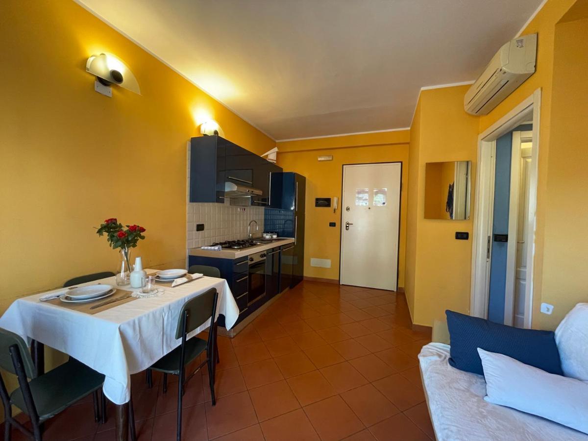 [50 metri dal mare] - Free parking e A/C Appartement Pietra Ligure Buitenkant foto
