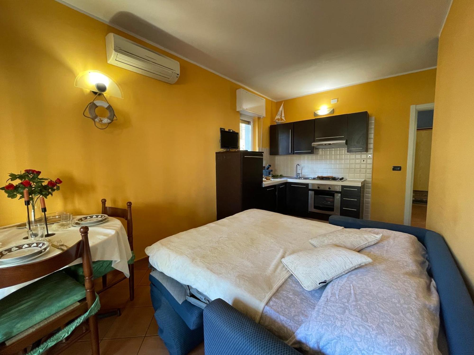 [50 metri dal mare] - Free parking e A/C Appartement Pietra Ligure Buitenkant foto