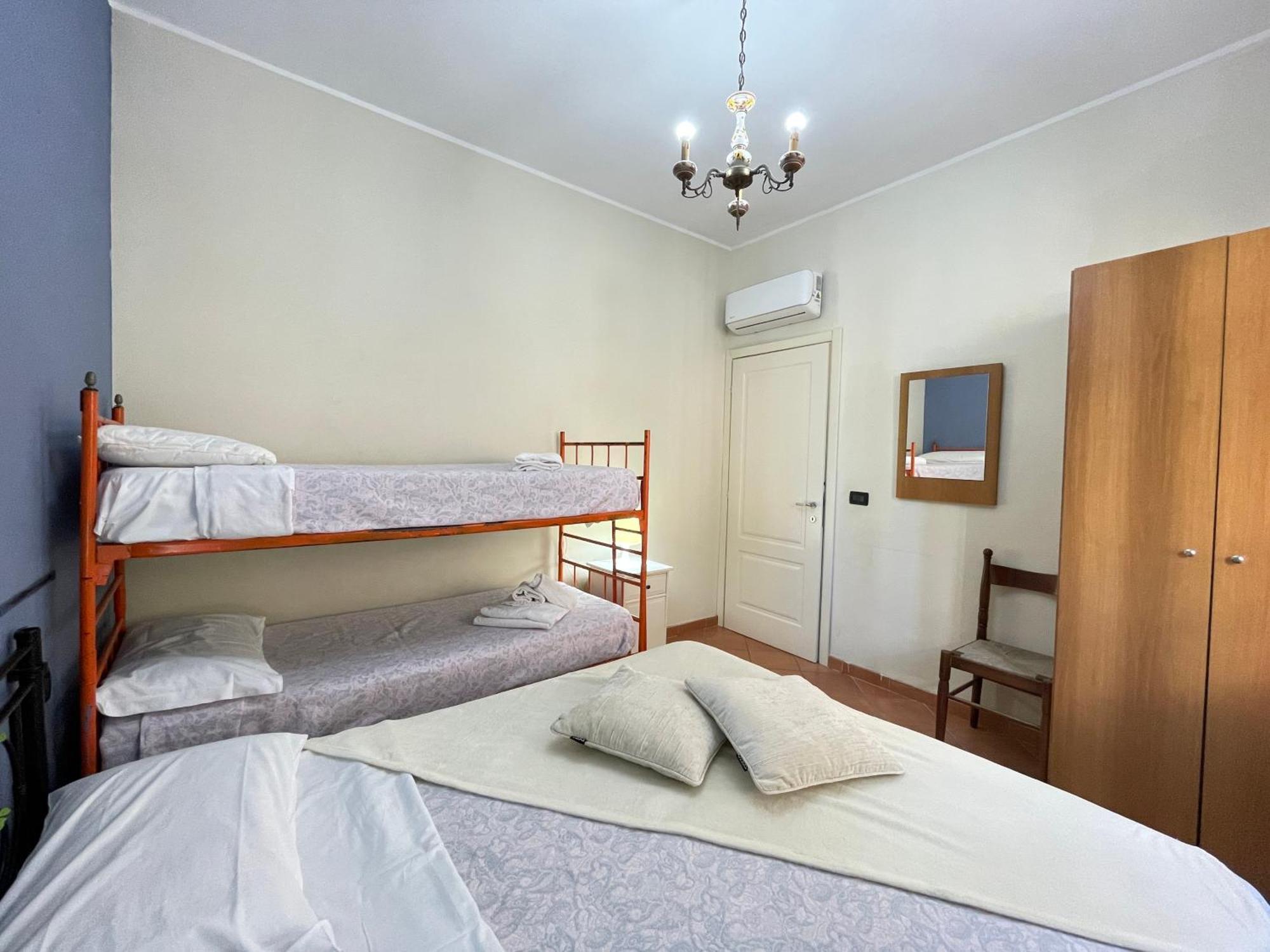 [50 metri dal mare] - Free parking e A/C Appartement Pietra Ligure Buitenkant foto