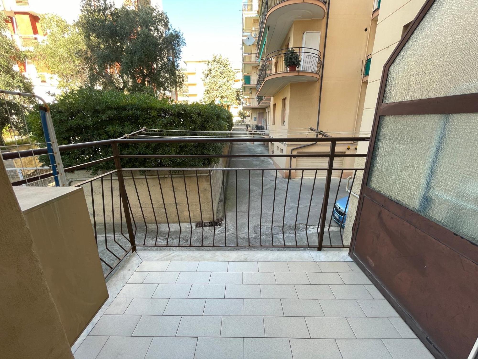 [50 metri dal mare] - Free parking e A/C Appartement Pietra Ligure Buitenkant foto